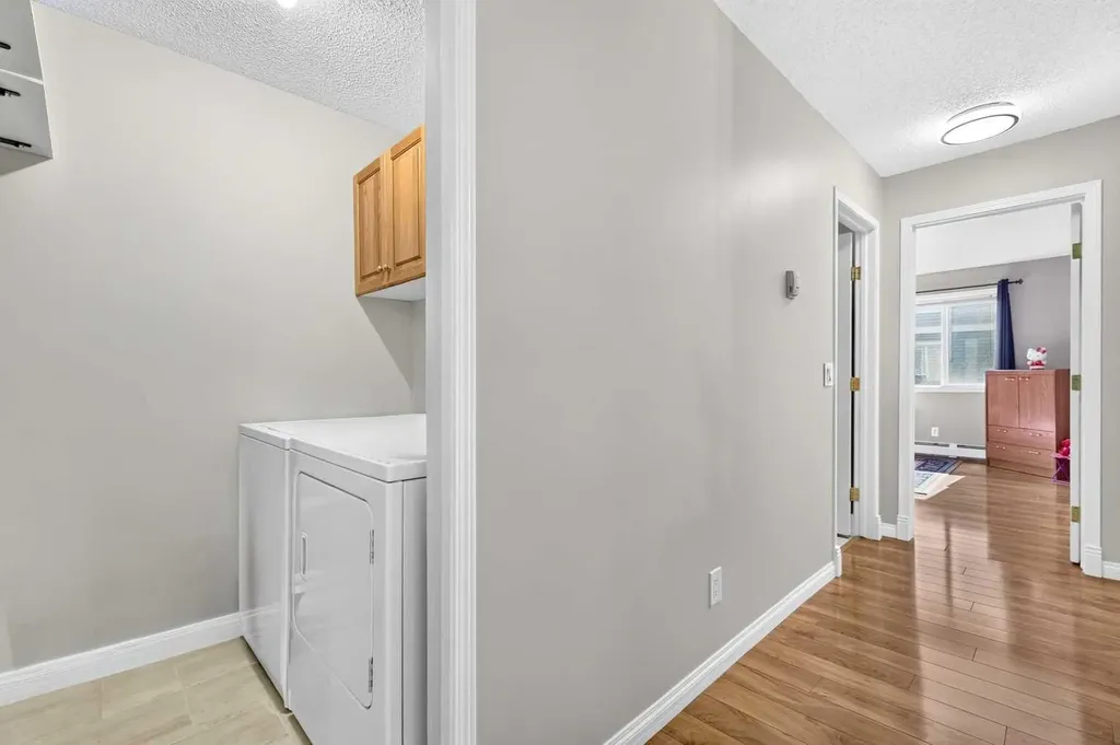 5105 Valleyview Park SE Calgary AB T2B 3R6