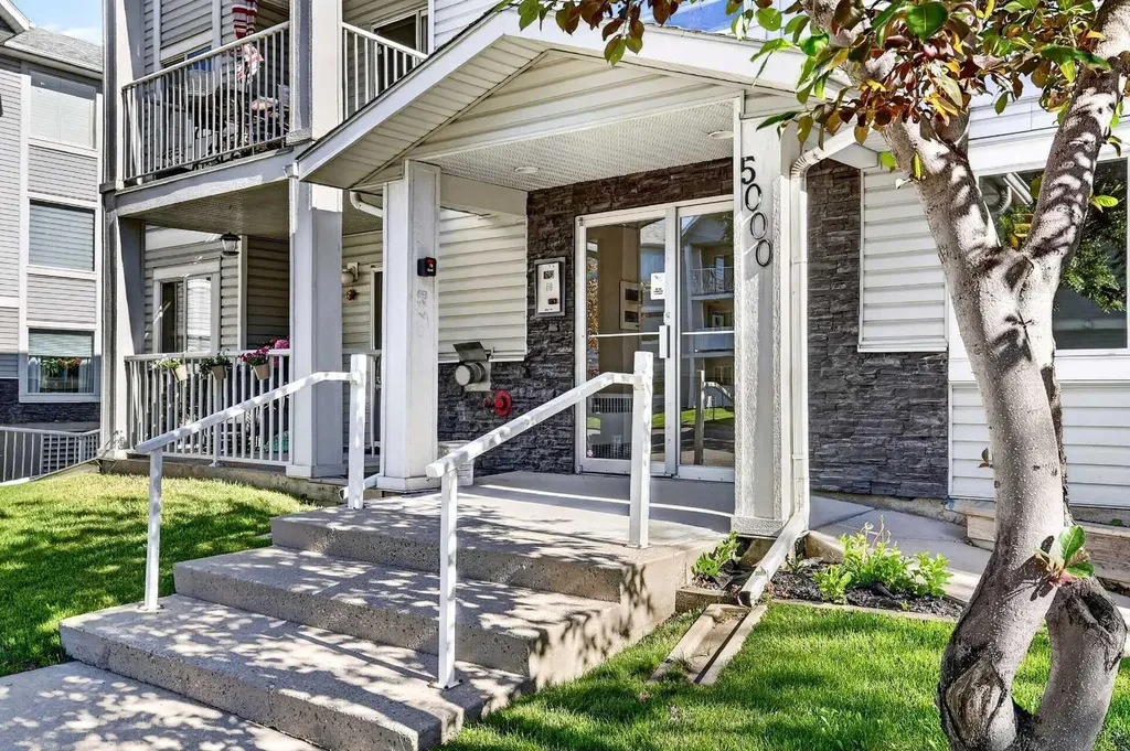 5105 Valleyview Park SE Calgary AB T2B 3R6