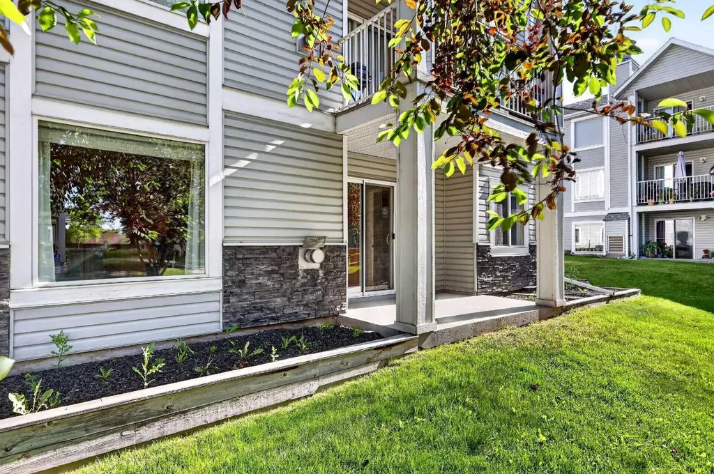 5105 Valleyview Park SE Calgary AB T2B 3R6