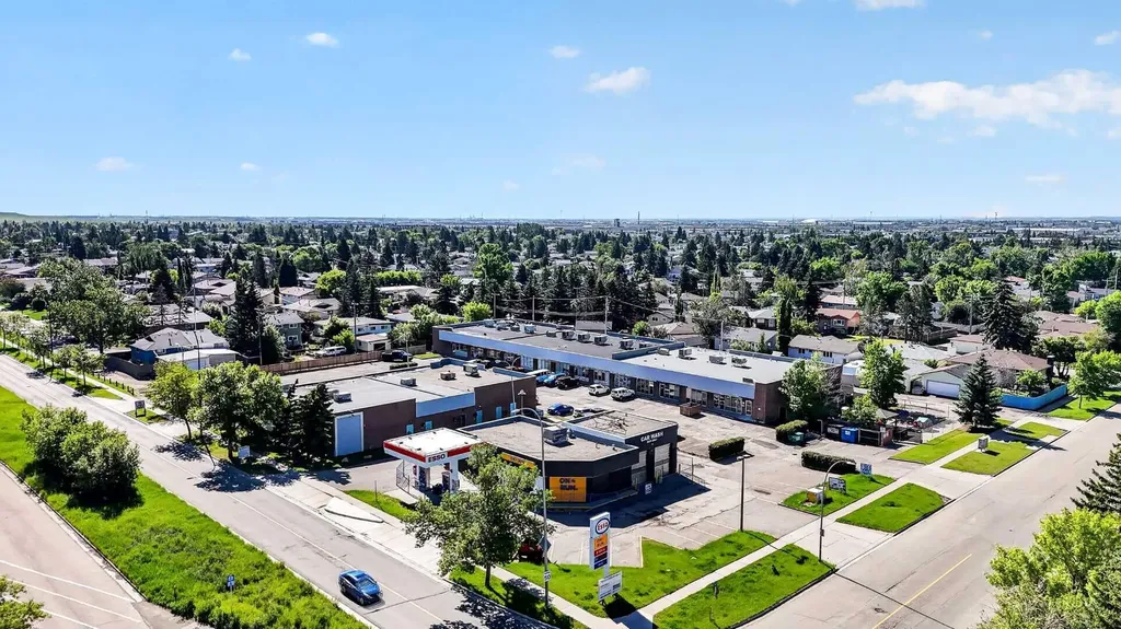 5105 Valleyview Park SE Calgary AB T2B 3R6