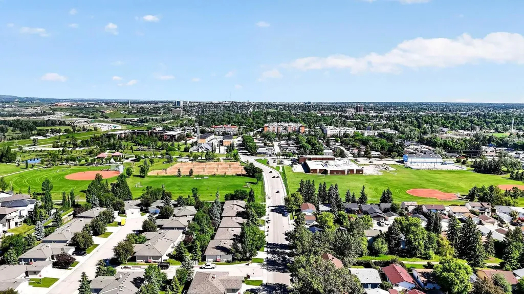 5105 Valleyview Park SE Calgary AB T2B 3R6