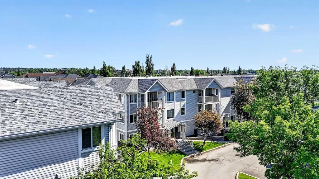 5105 Valleyview Park SE Calgary AB T2B 3R6