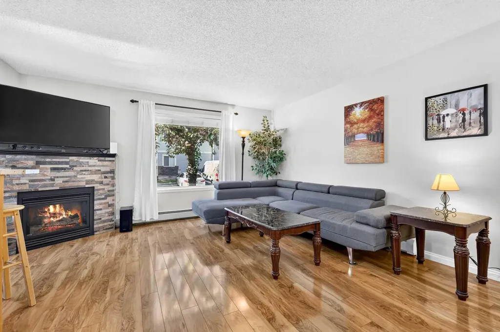 5105 Valleyview Park SE Calgary AB T2B 3R6