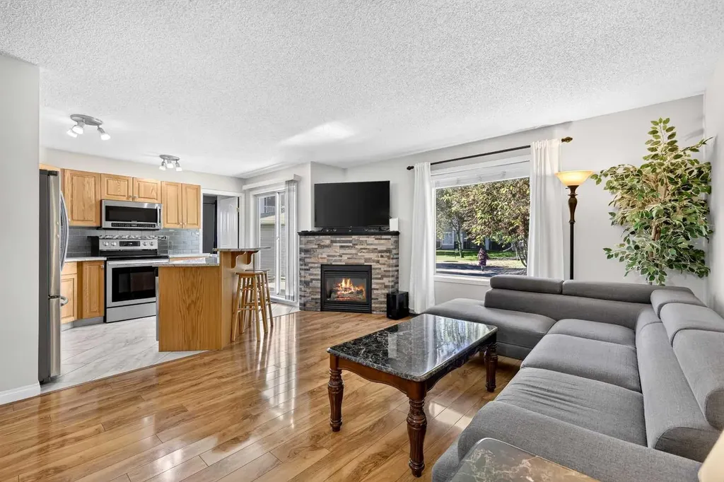 5105 Valleyview Park SE Calgary AB T2B 3R6