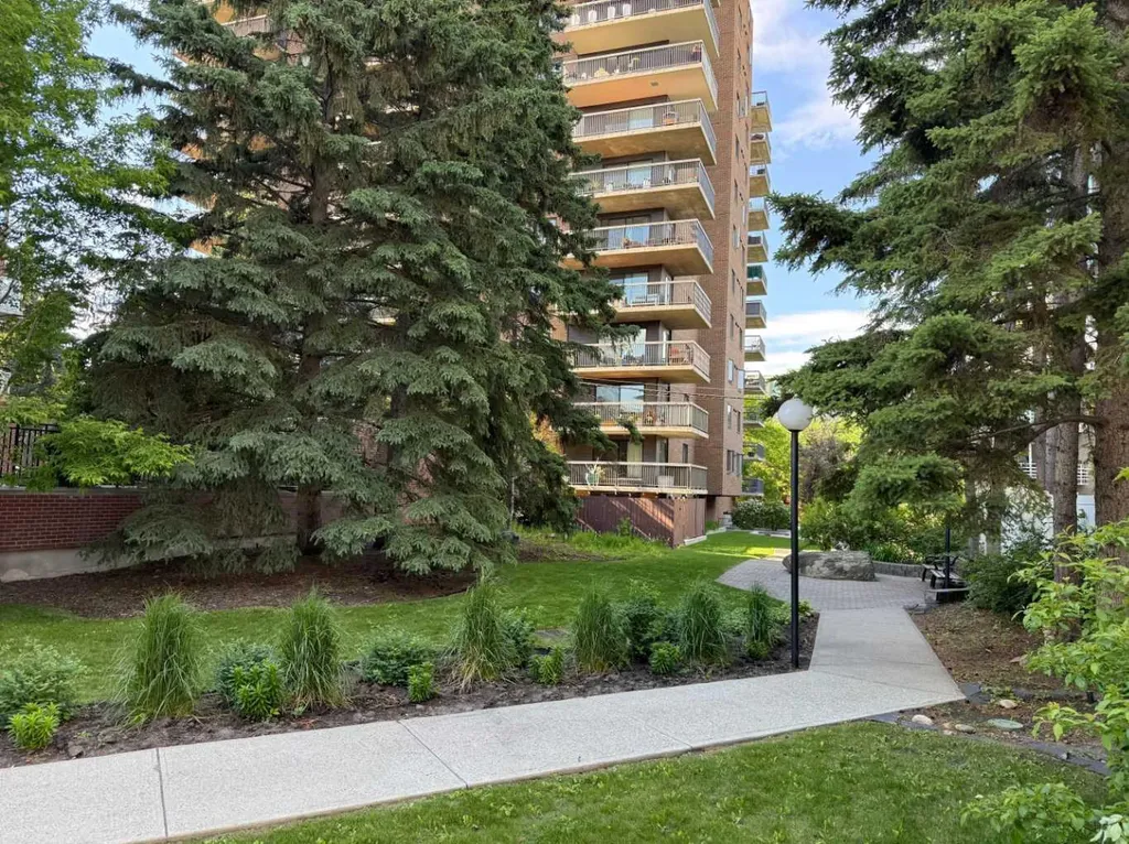 225 25 Avenue SW Calgary AB T2S 2V2