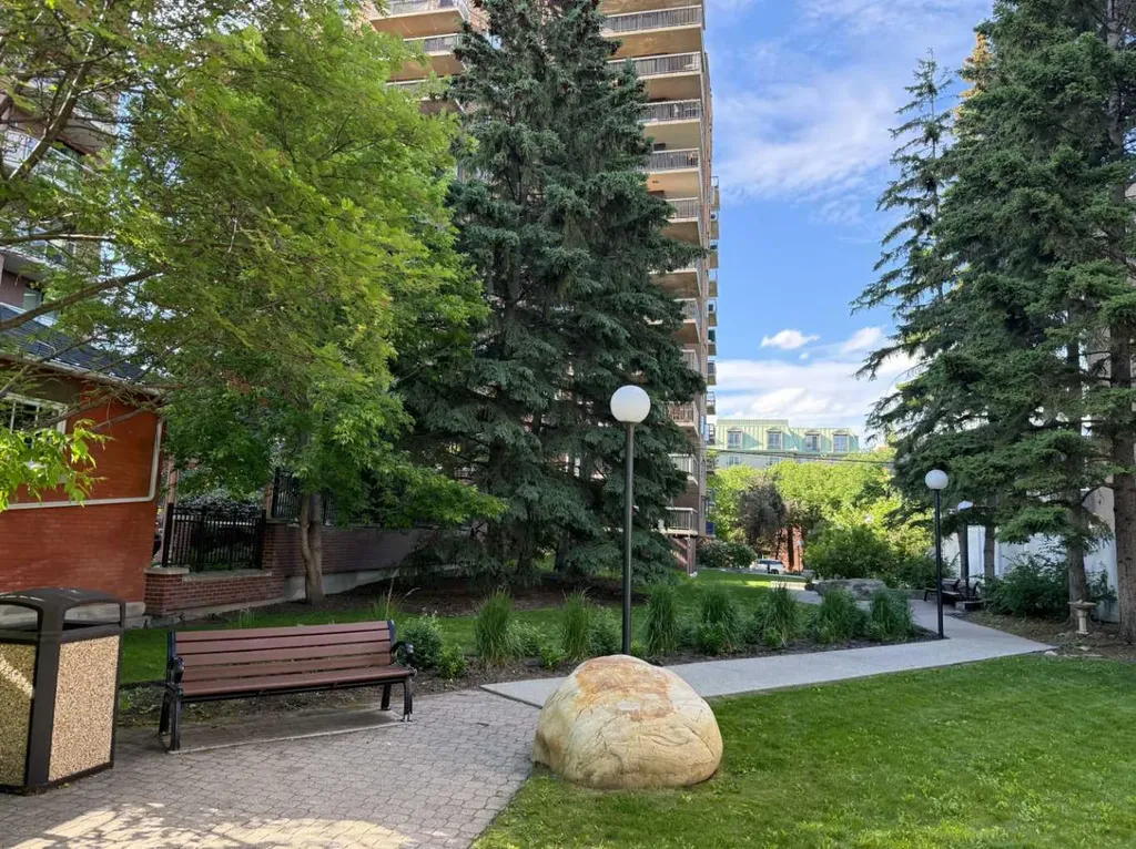 225 25 Avenue SW Calgary AB T2S 2V2