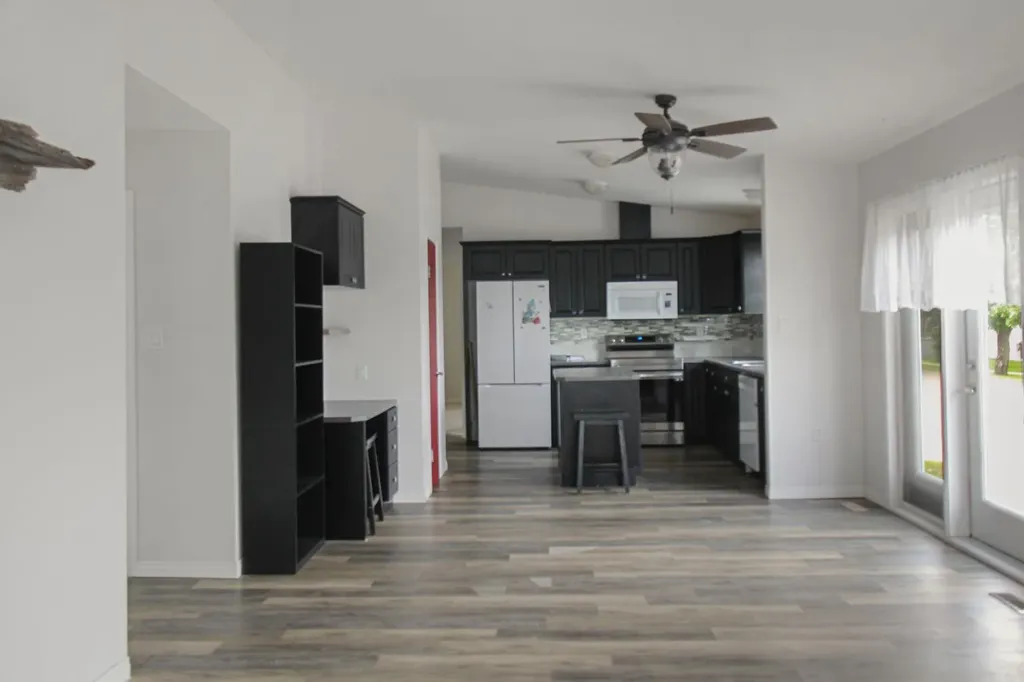 4932 51 Street Lougheed AB T0B 2V0