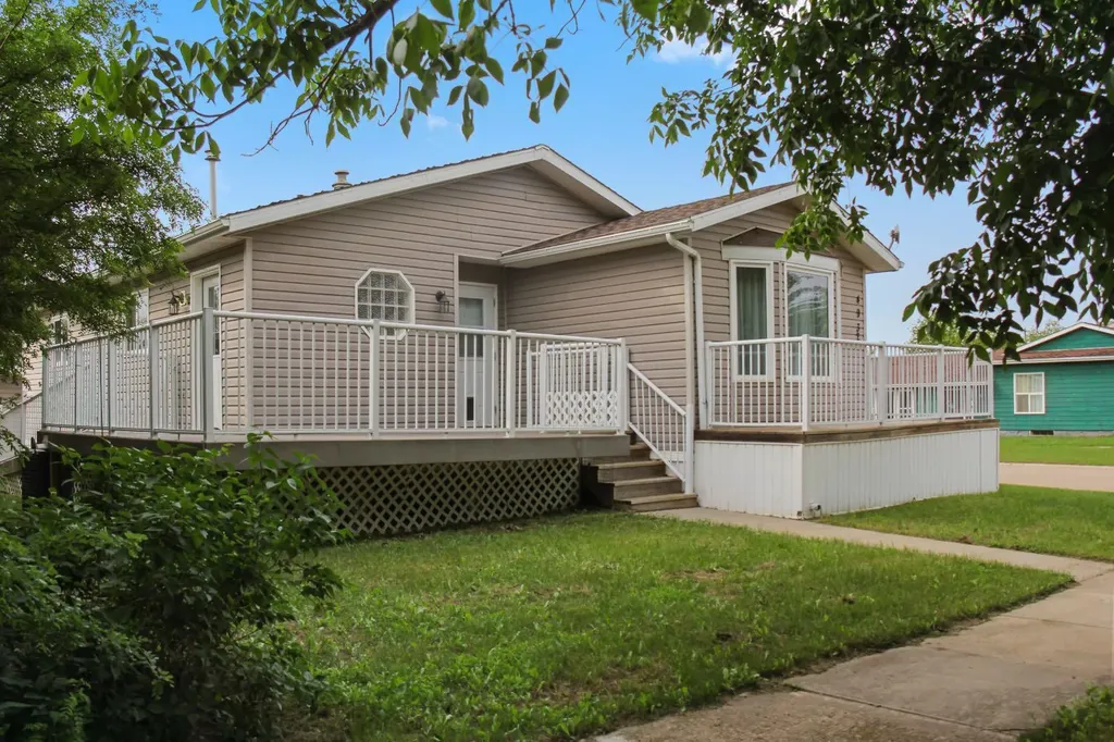 4932 51 Street Lougheed AB T0B 2V0