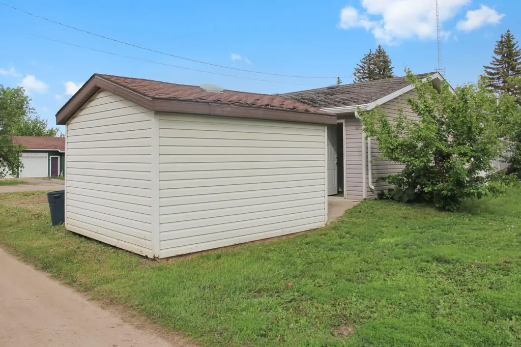4932 51 Street Lougheed AB T0B 2V0