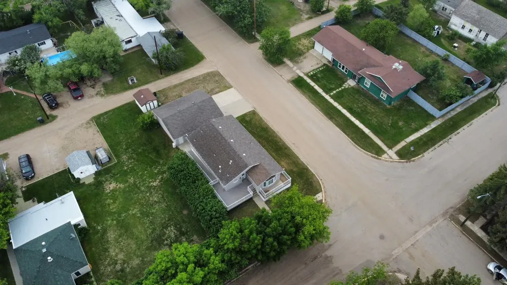 4932 51 Street Lougheed AB T0B 2V0
