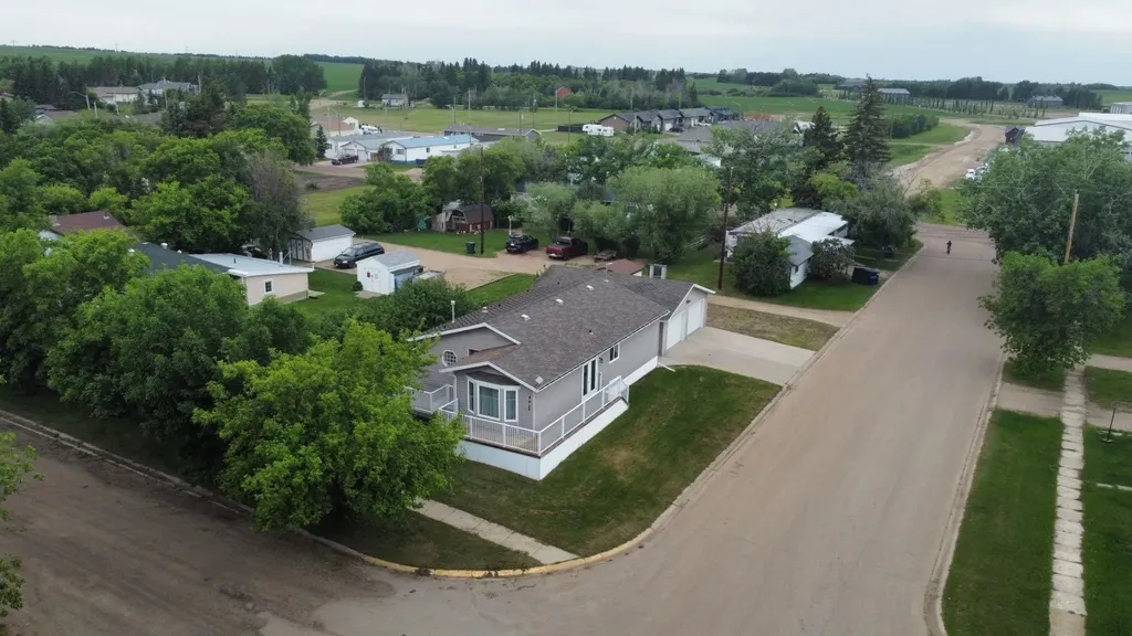 4932 51 Street Lougheed AB T0B 2V0
