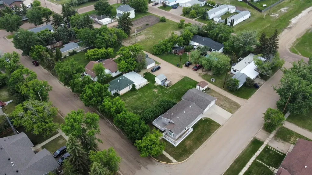 4932 51 Street Lougheed AB T0B 2V0