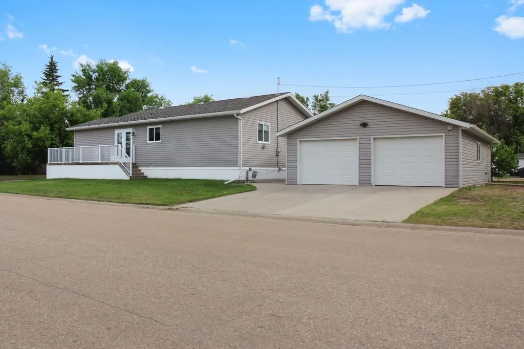 4932 51 Street Lougheed AB T0B 2V0