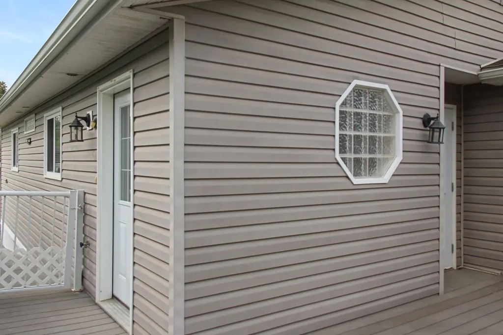 4932 51 Street Lougheed AB T0B 2V0