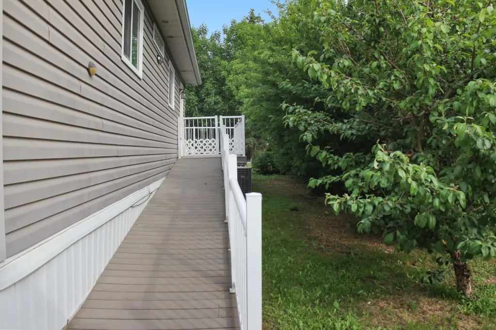 4932 51 Street Lougheed AB T0B 2V0