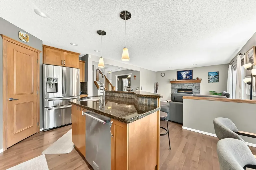 38 Royal Oak Grove NW Calgary AB T3G 5P3