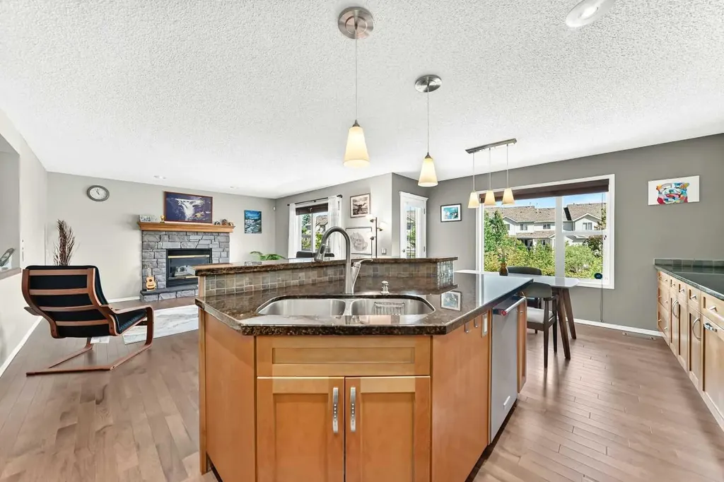 38 Royal Oak Grove NW Calgary AB T3G 5P3