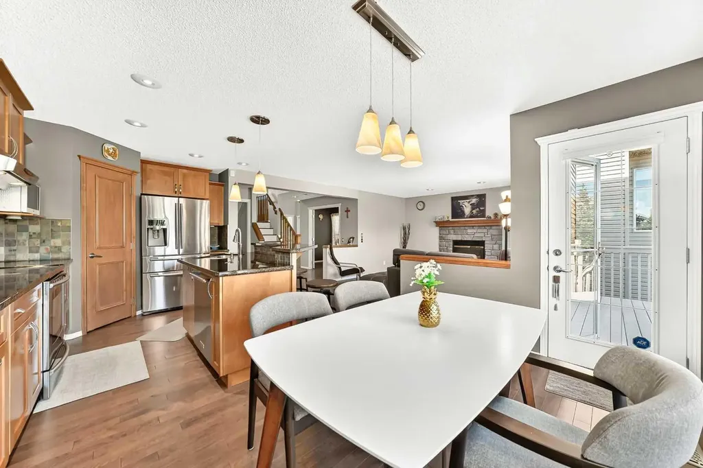 38 Royal Oak Grove NW Calgary AB T3G 5P3