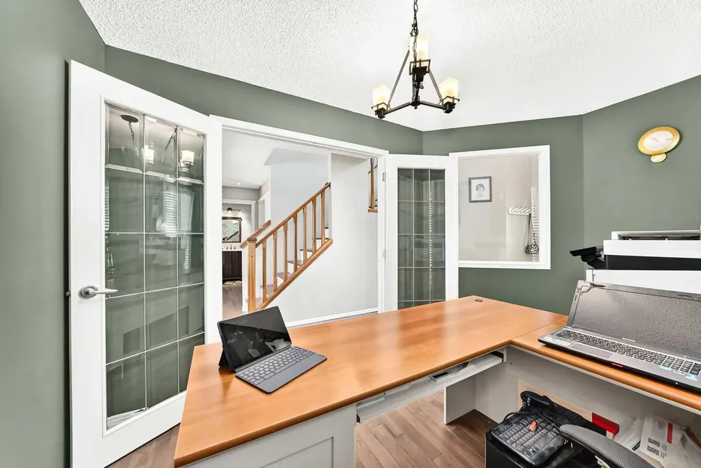 38 Royal Oak Grove NW Calgary AB T3G 5P3