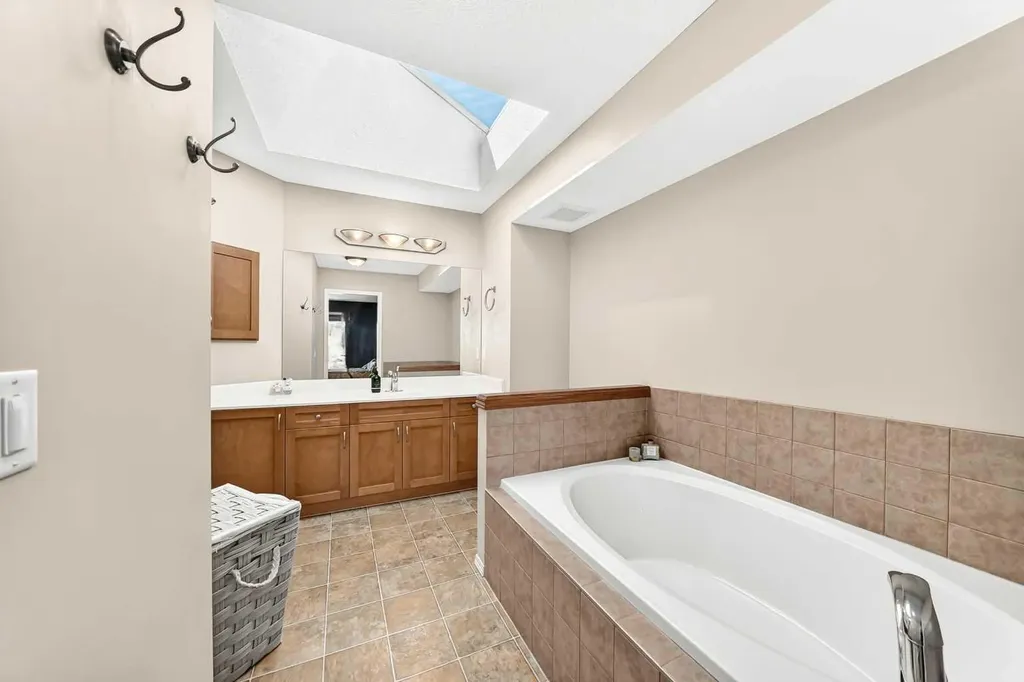 38 Royal Oak Grove NW Calgary AB T3G 5P3