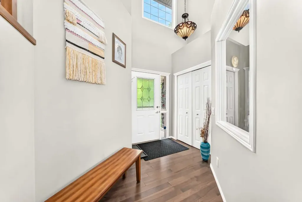 38 Royal Oak Grove NW Calgary AB T3G 5P3