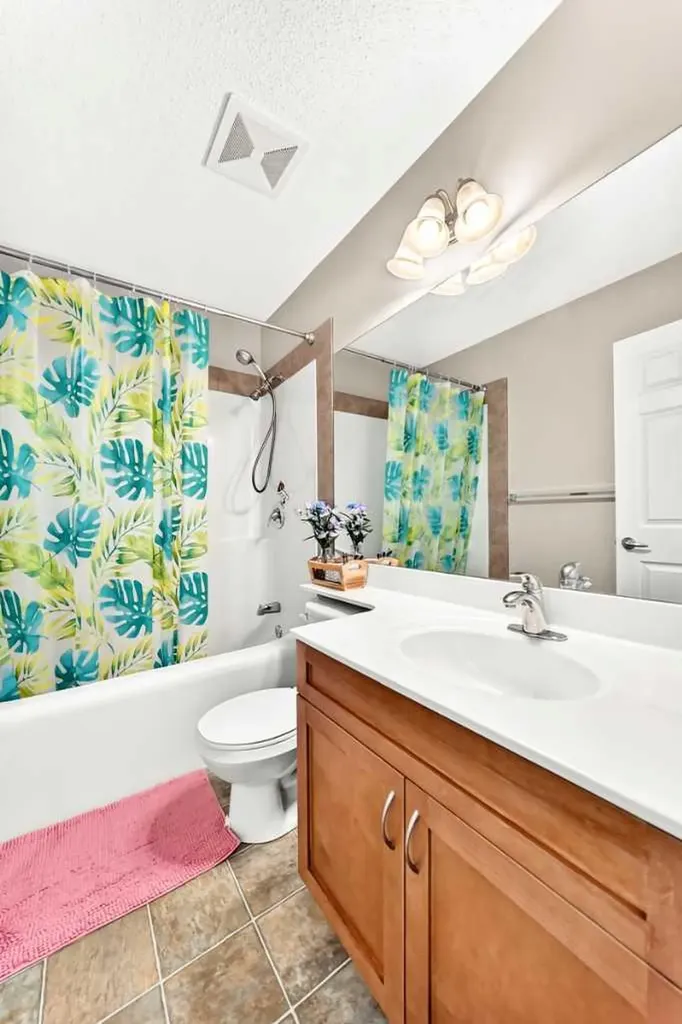 38 Royal Oak Grove NW Calgary AB T3G 5P3