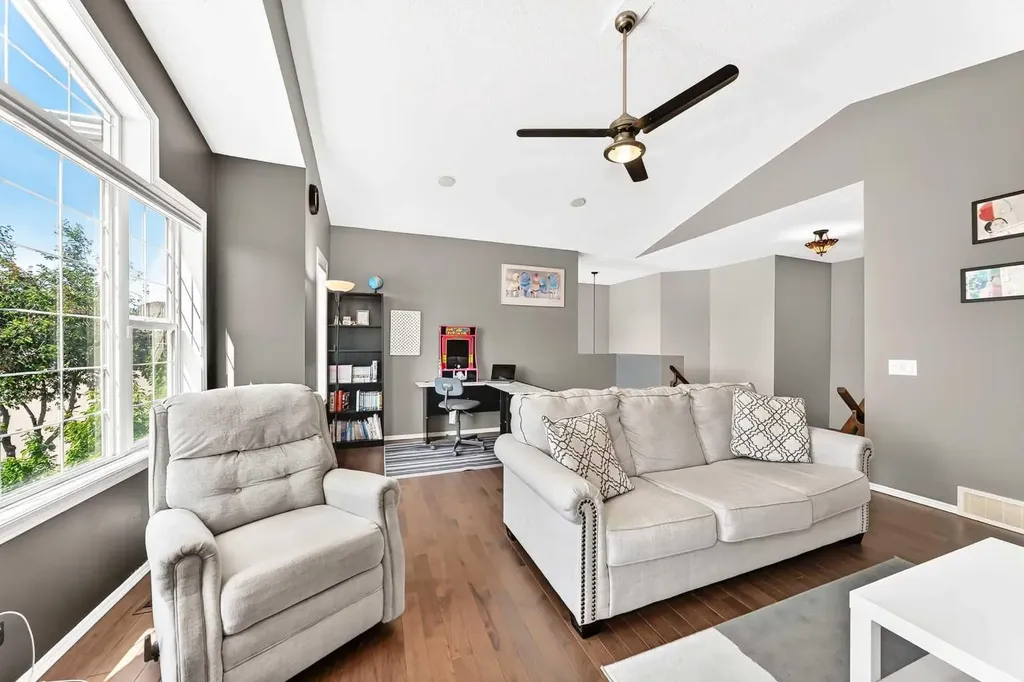 38 Royal Oak Grove NW Calgary AB T3G 5P3