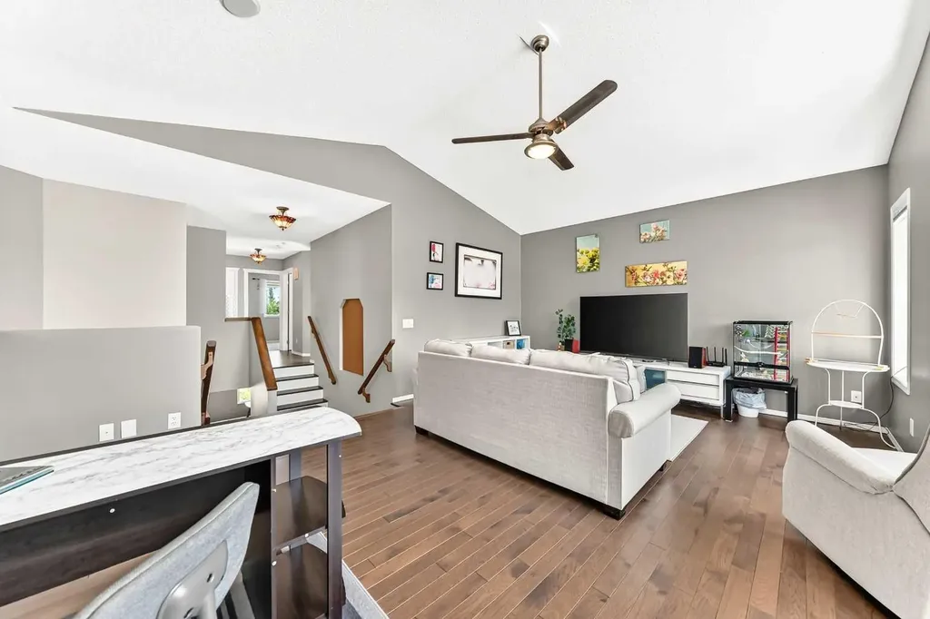 38 Royal Oak Grove NW Calgary AB T3G 5P3