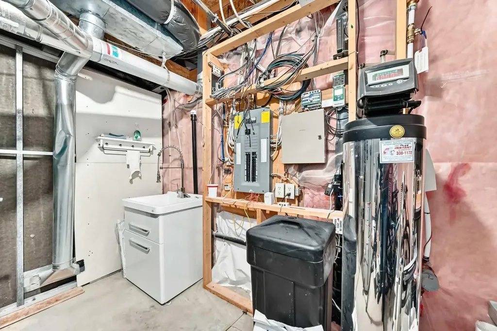 38 Royal Oak Grove NW Calgary AB T3G 5P3