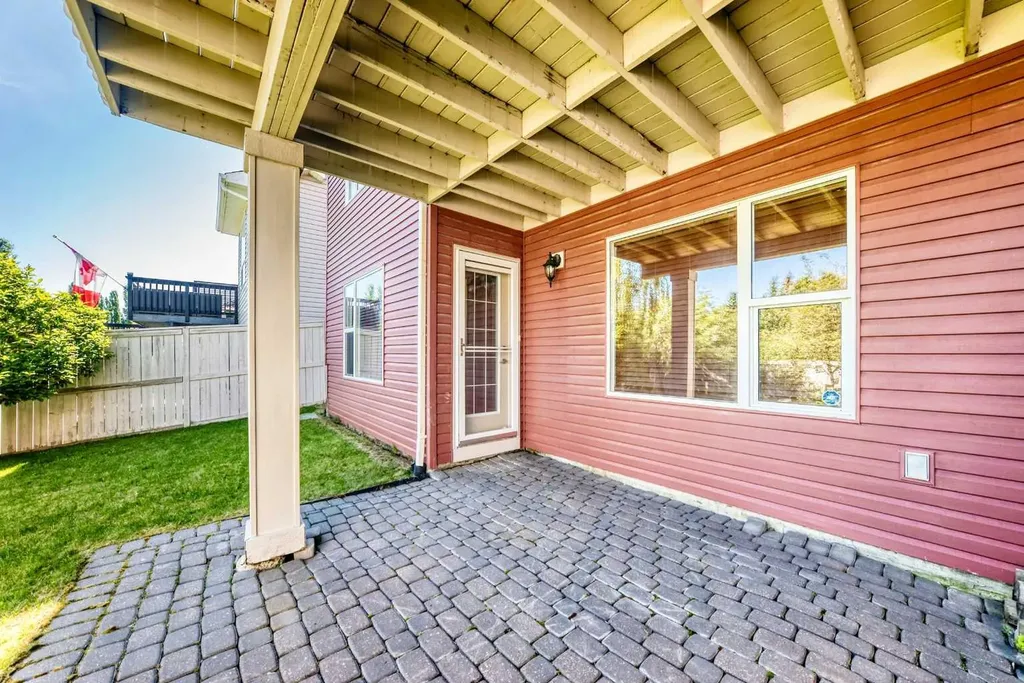 38 Royal Oak Grove NW Calgary AB T3G 5P3