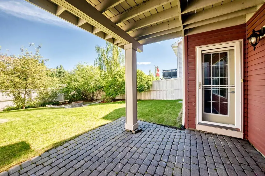38 Royal Oak Grove NW Calgary AB T3G 5P3