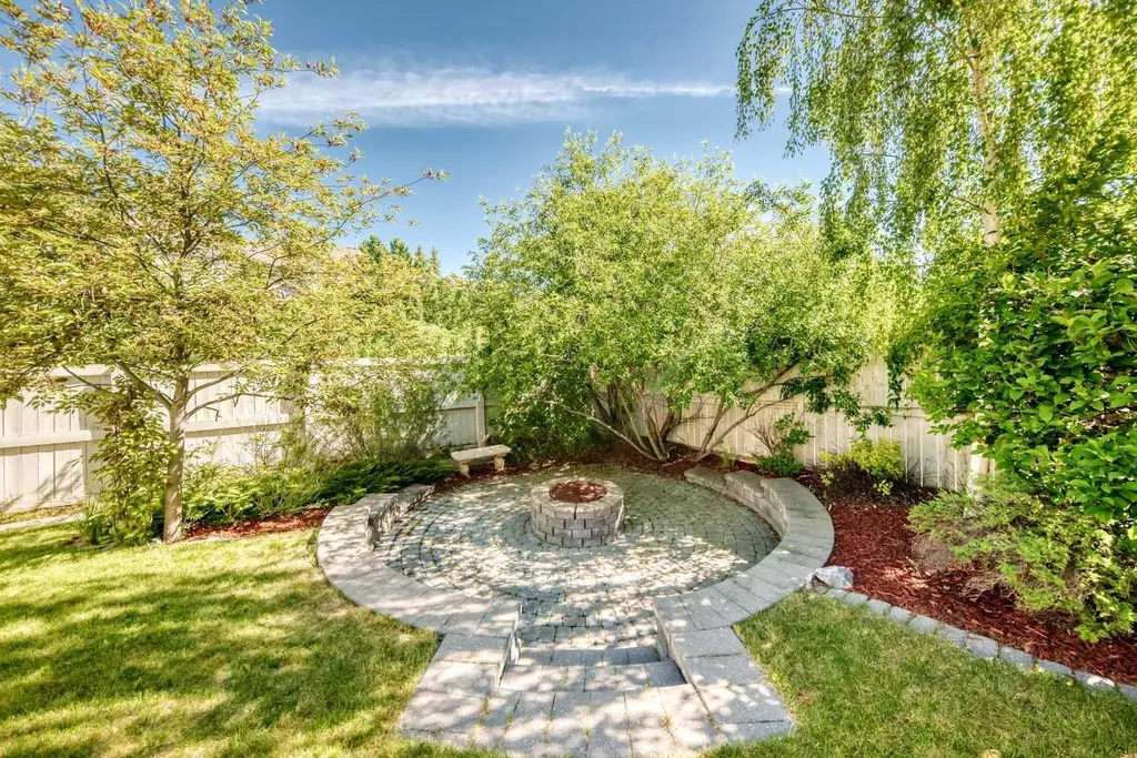 38 Royal Oak Grove NW Calgary AB T3G 5P3