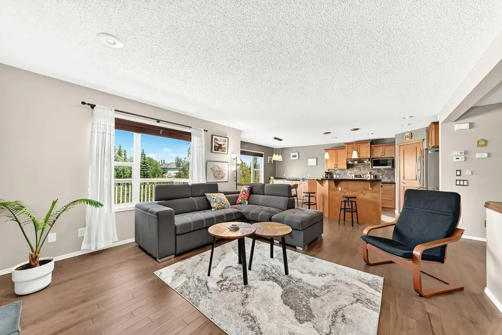 38 Royal Oak Grove NW Calgary AB T3G 5P3