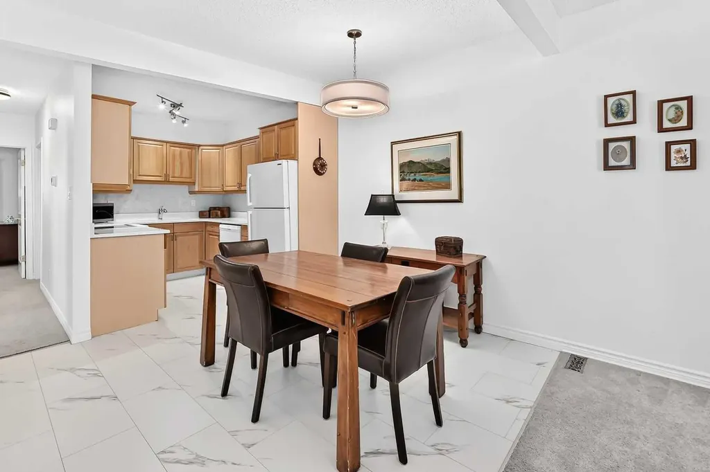 2124B 52 Avenue SW Calgary AB T3E 1K3