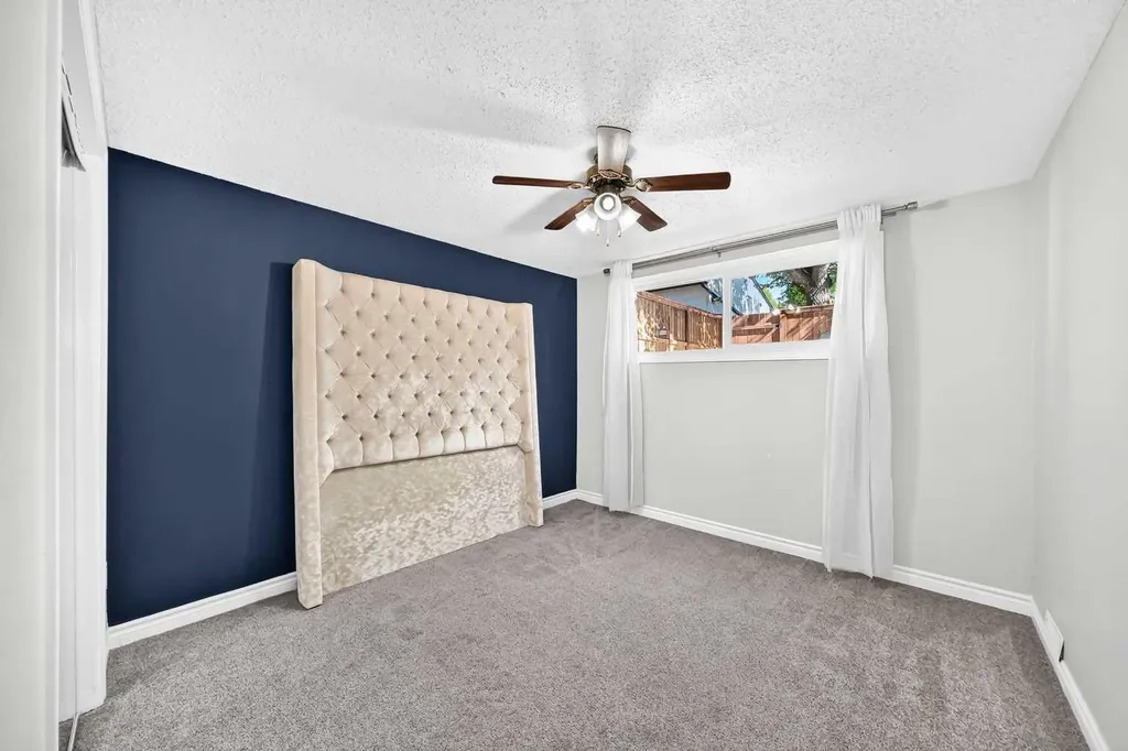 2124B 52 Avenue SW Calgary AB T3E 1K3