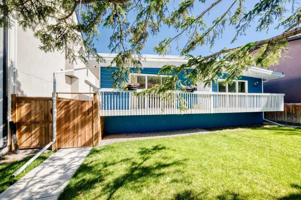 2124B 52 Avenue SW Calgary AB T3E 1K3