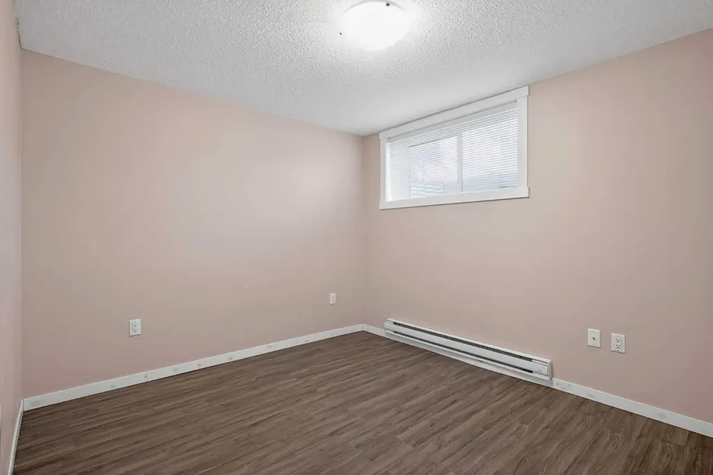 7451 Falconridge Boulevard NE Calgary AB T3J 0Z8