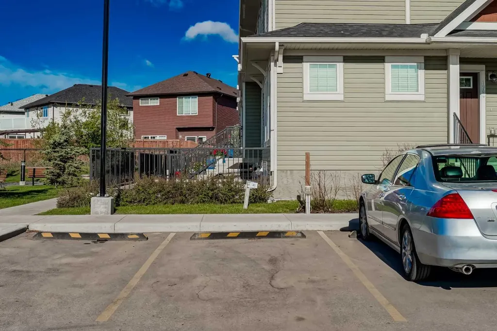 7451 Falconridge Boulevard NE Calgary AB T3J 0Z8