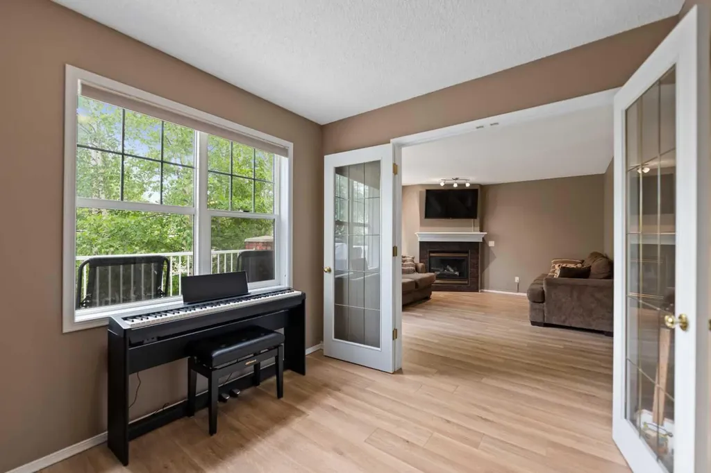 7171 Coach Hill Road SW Calgary AB T3H 3R7