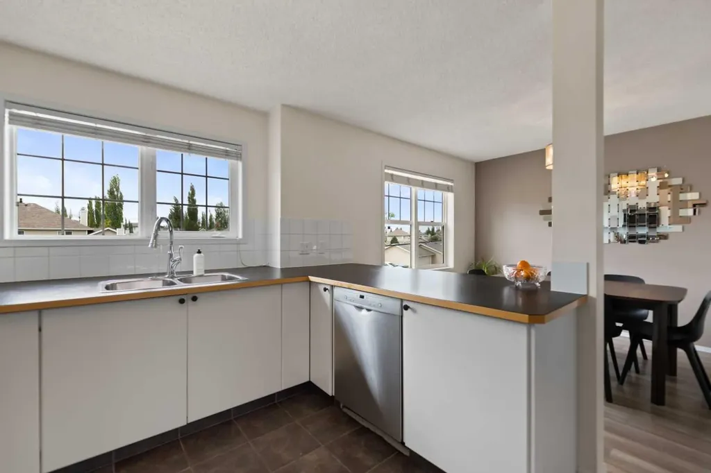 7171 Coach Hill Road SW Calgary AB T3H 3R7