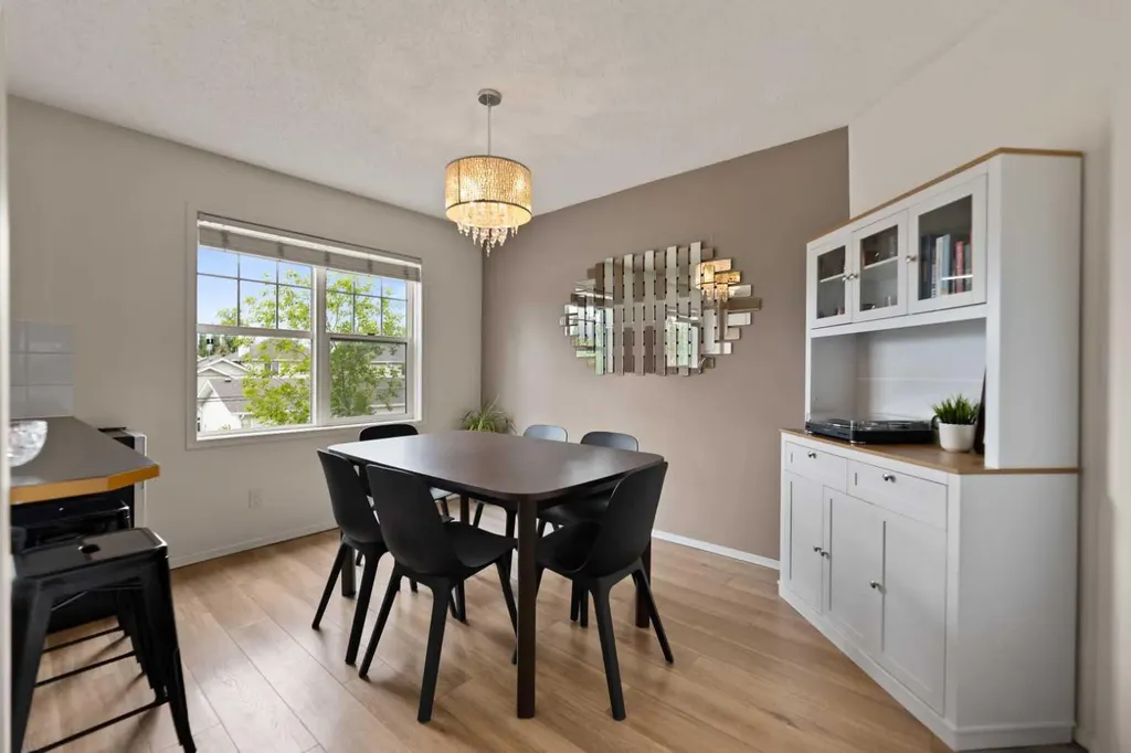 7171 Coach Hill Road SW Calgary AB T3H 3R7