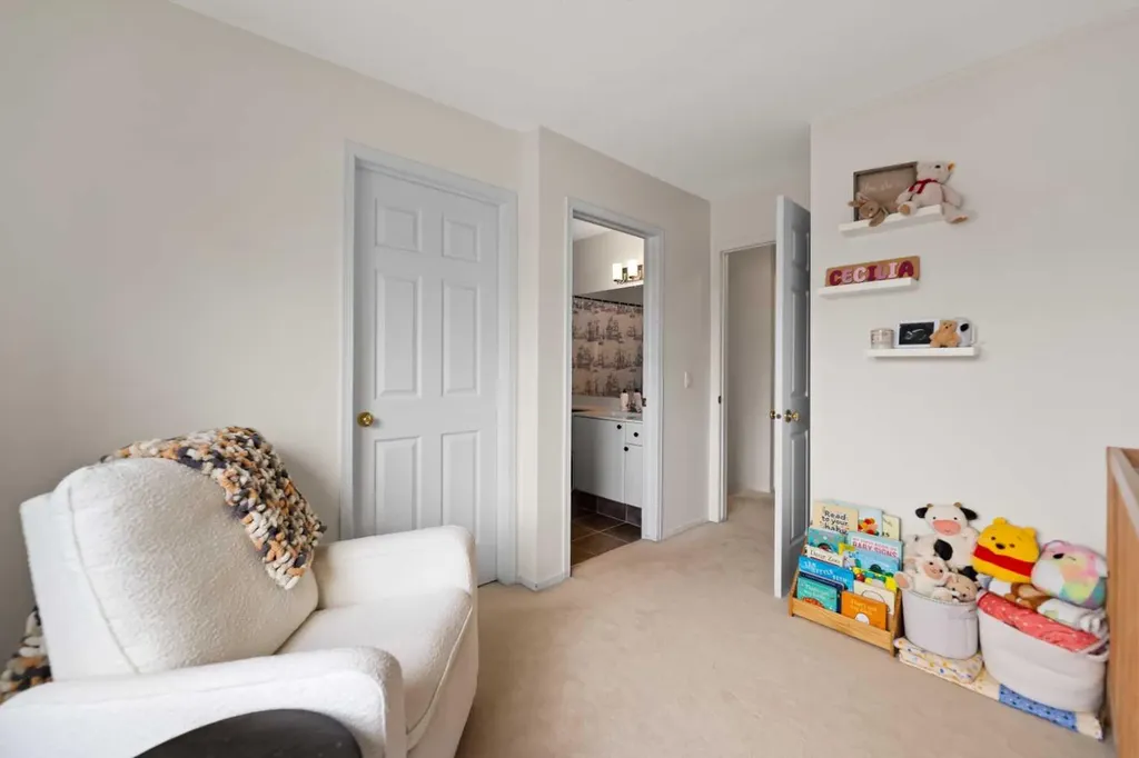 7171 Coach Hill Road SW Calgary AB T3H 3R7