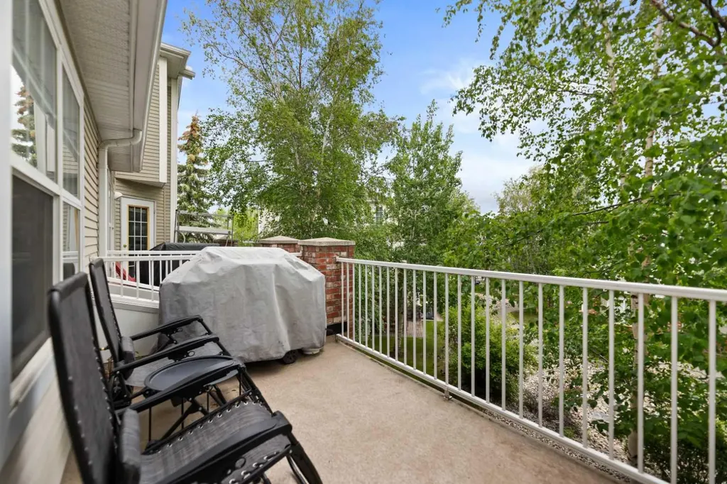 7171 Coach Hill Road SW Calgary AB T3H 3R7
