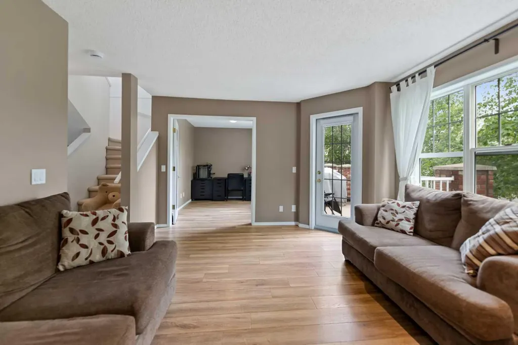 7171 Coach Hill Road SW Calgary AB T3H 3R7