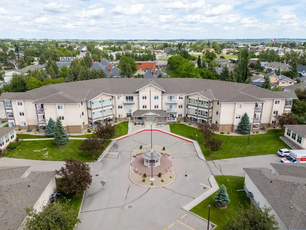 43 Westlake Circle Strathmore AB T1P1T9