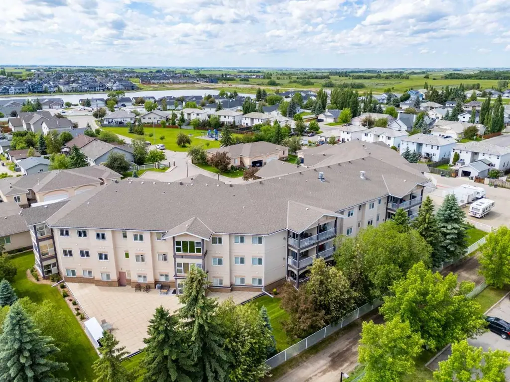 43 Westlake Circle Strathmore AB T1P1T9