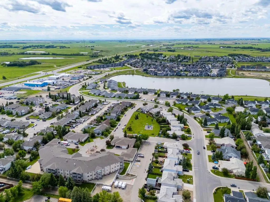 43 Westlake Circle Strathmore AB T1P1T9