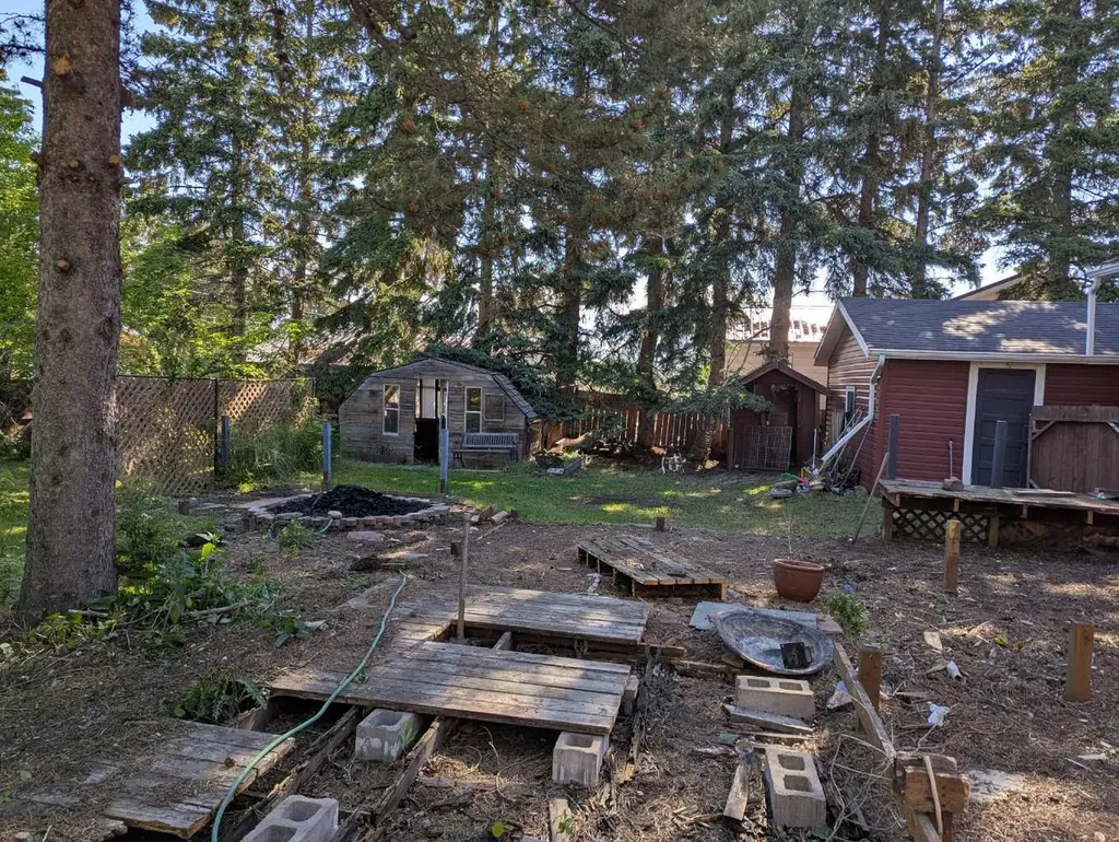 306 Windsor Avenue Diamond Valley AB T0L 2A0