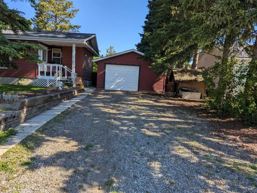 306 Windsor Avenue Diamond Valley AB T0L 2A0