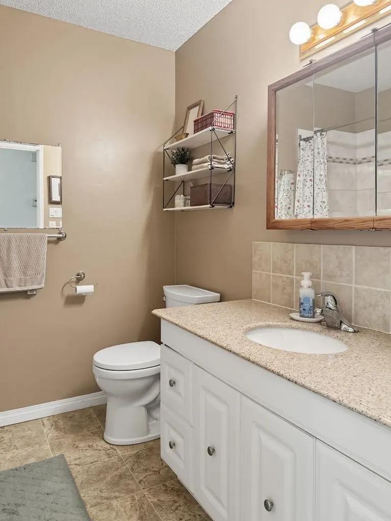 10214 97 Avenue Grande Cache AB t0e0y0